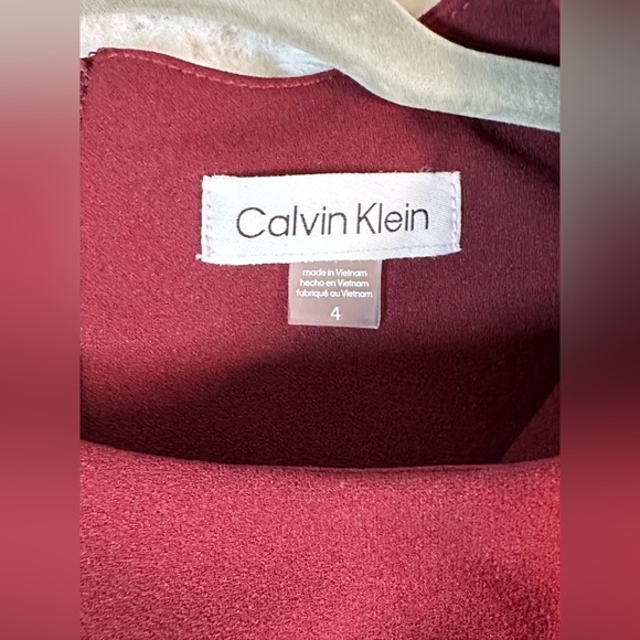 Calvin Klein women’s size 4 maroon dress split sleeve mid length winged sleeve - Picture 6 of 7